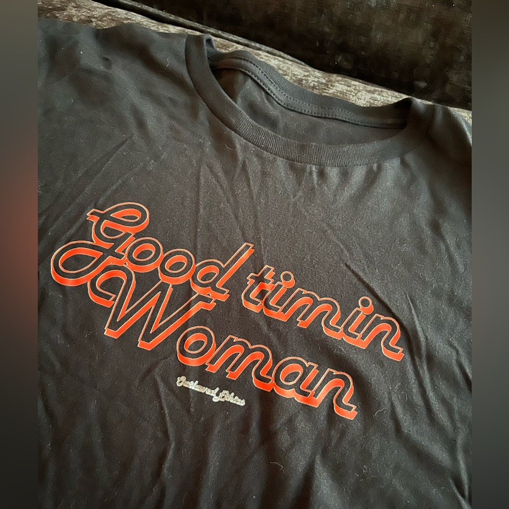Good Timin Woman Cropped Black T-Shirt
